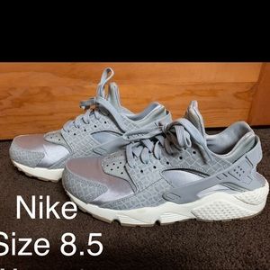 Athletic shoes